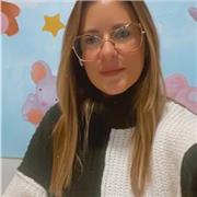 Profesora de inglés y español imparte clases para todas las edades